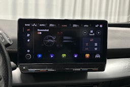 valkoinen CUPRA Born 2023 kuva 26.