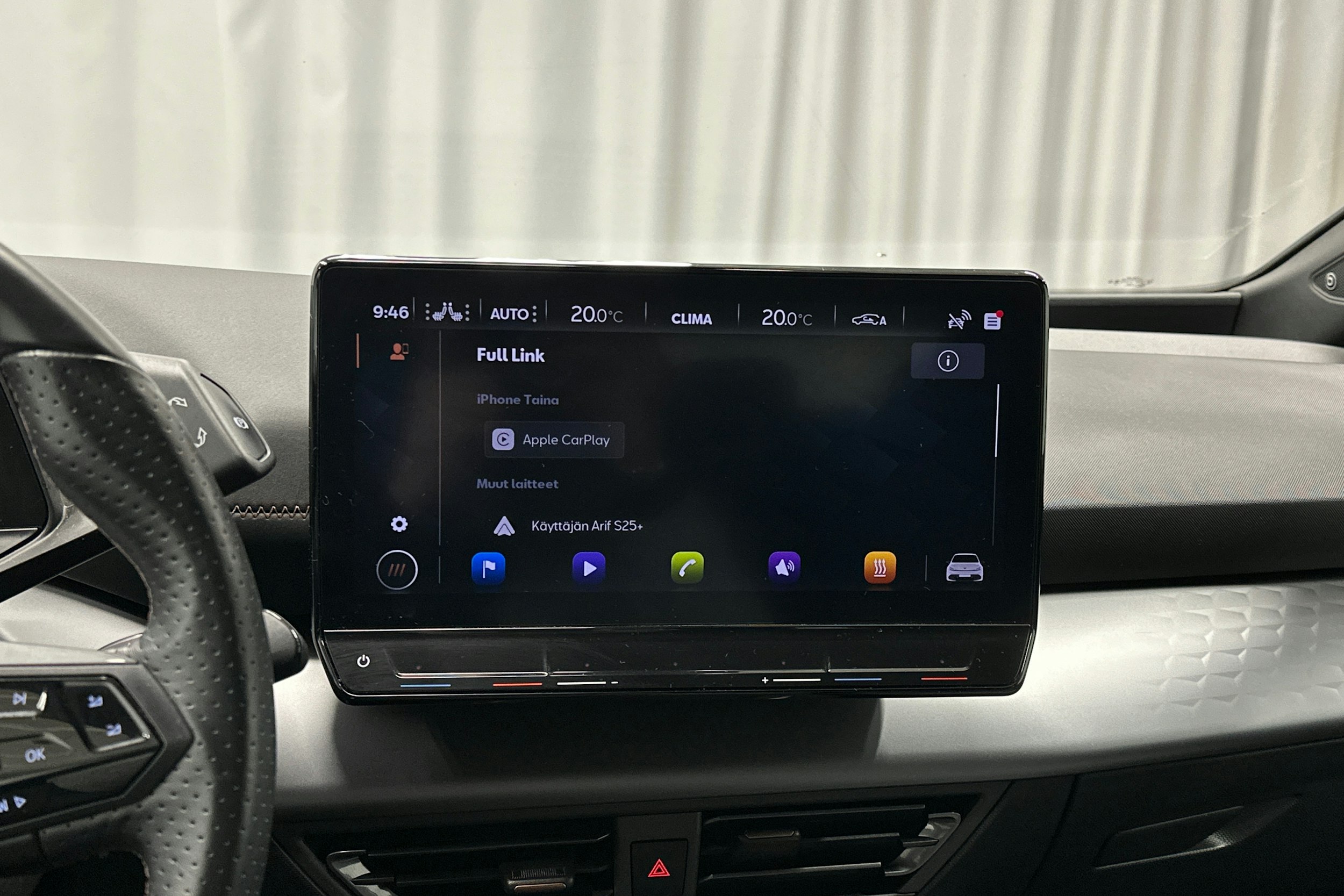 valkoinen CUPRA Born 2023 kuva 27.