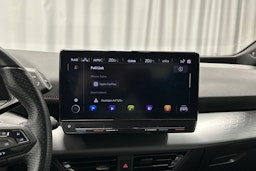 valkoinen CUPRA Born 2023 kuva 27.