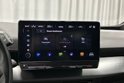 valkoinen CUPRA Born 2023 kuva 31.