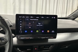 valkoinen CUPRA Born 2023 kuva 32.