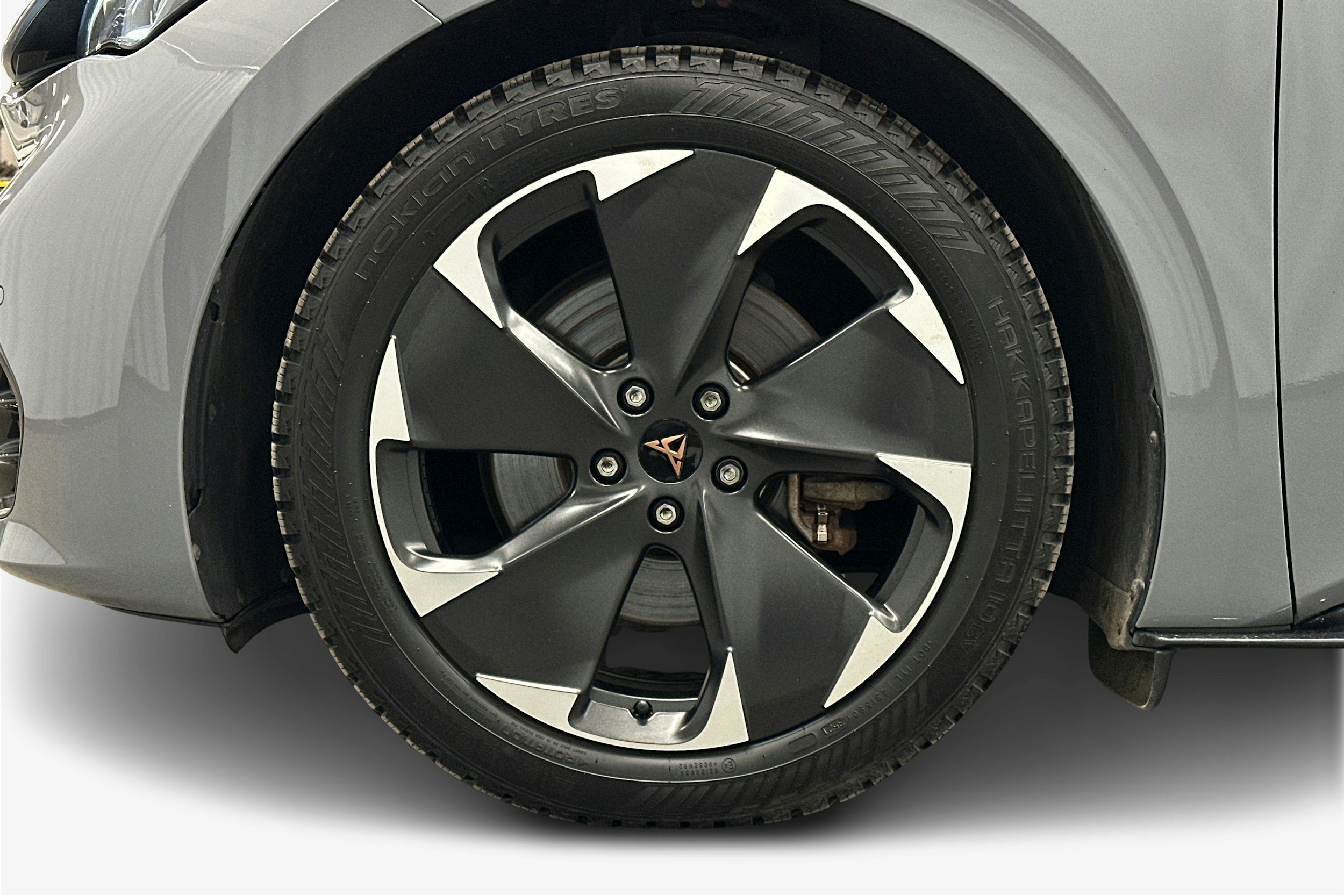 harmaa CUPRA Born 2023 kuva 11.