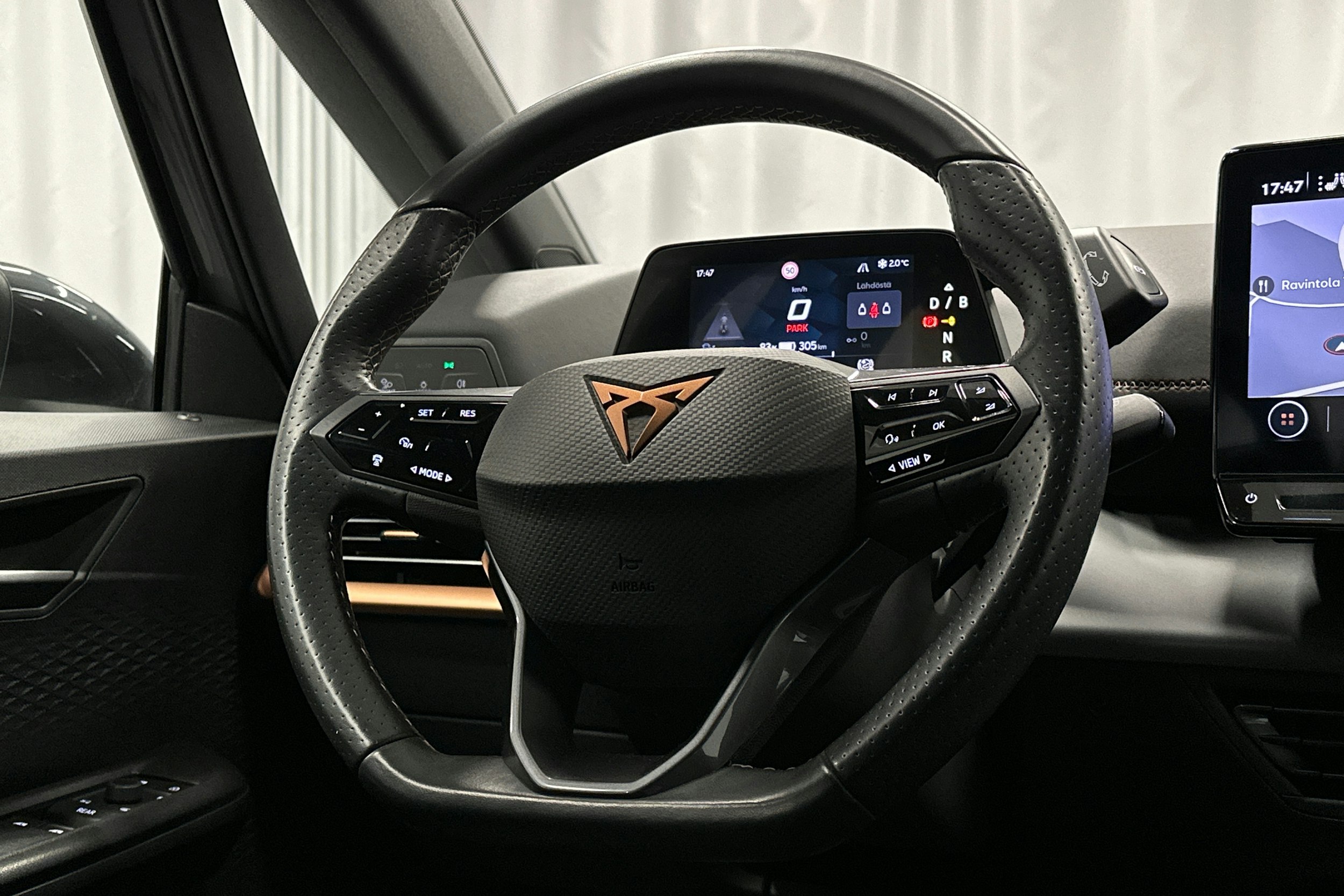 harmaa CUPRA Born 2023 kuva 16.