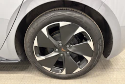 harmaa CUPRA Born 2023 kuva 13.