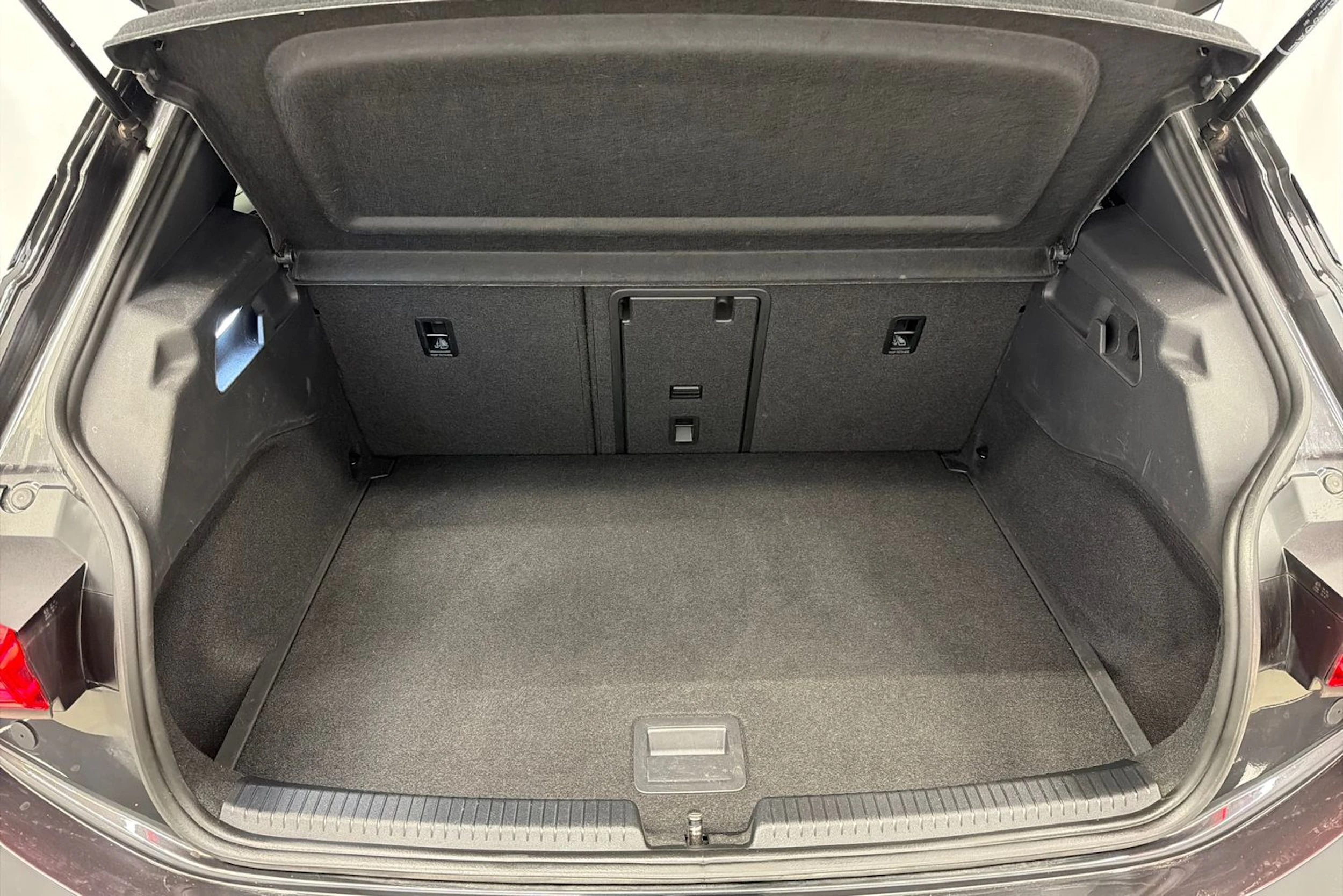 harmaa CUPRA Born 2023 kuva 12.