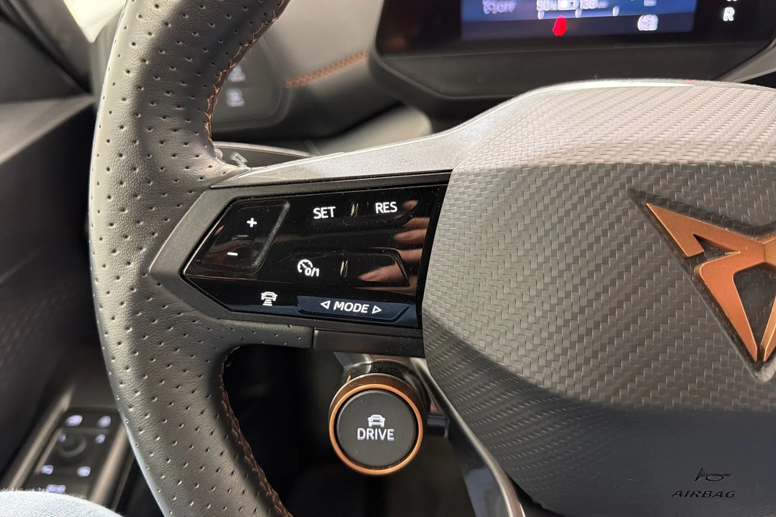 harmaa CUPRA Born 2023 kuva 15.