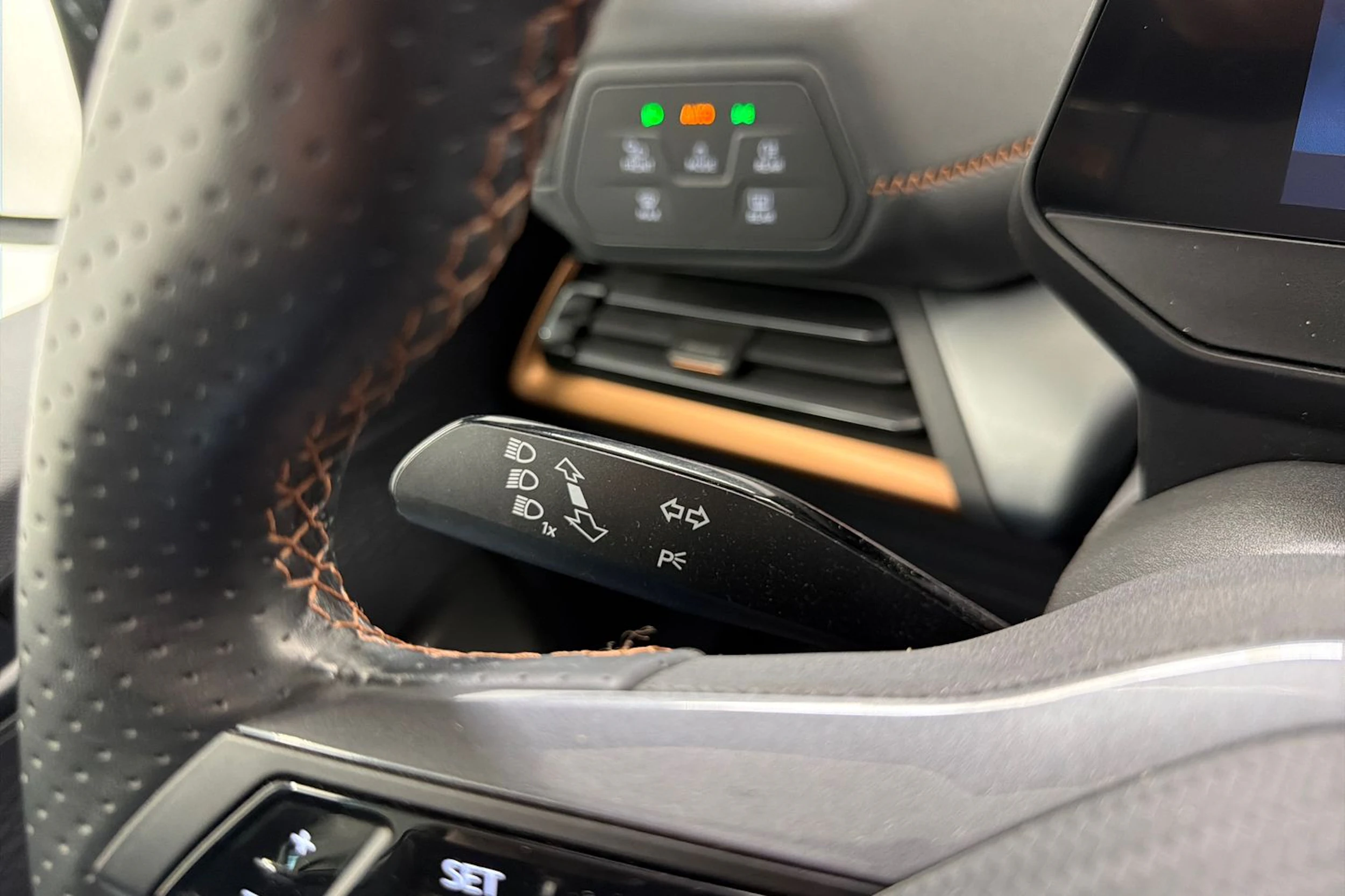 harmaa CUPRA Born 2023 kuva 17.