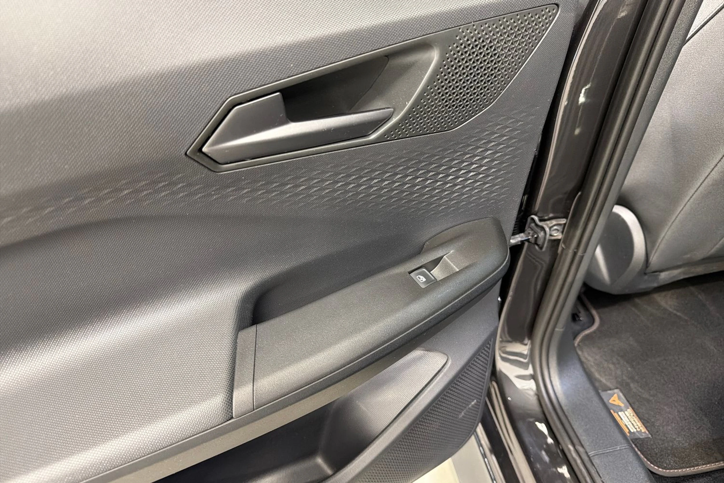 harmaa CUPRA Born 2023 kuva 38.