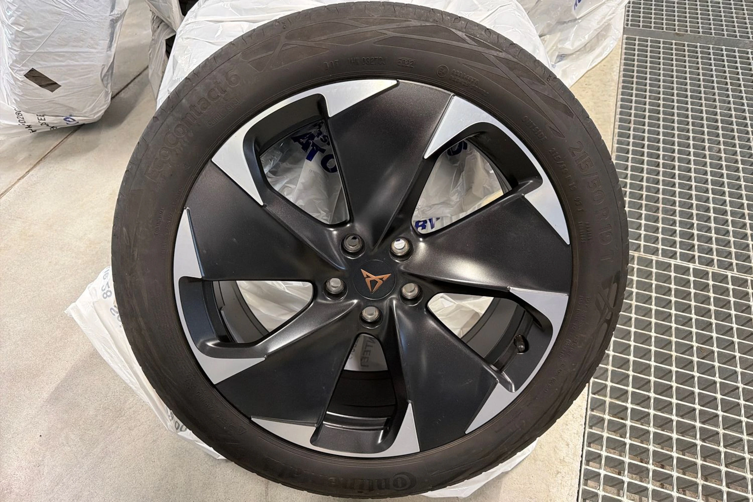 harmaa CUPRA Born 2023 kuva 41.