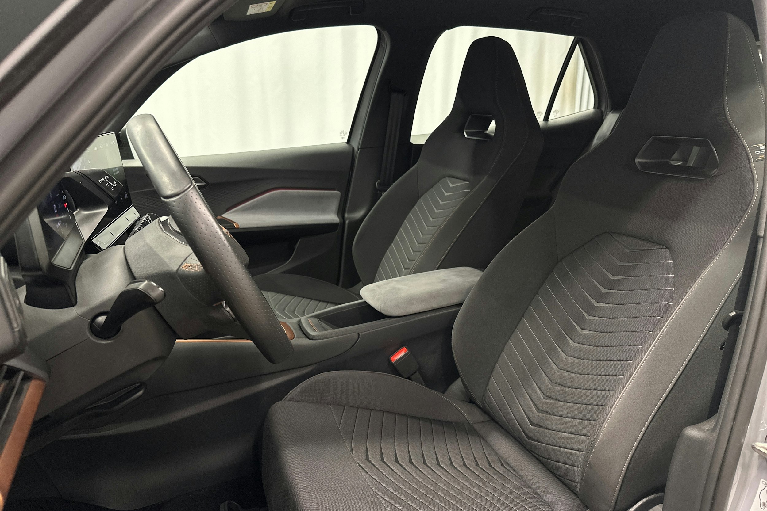 harmaa CUPRA Born 2023 kuva 15.