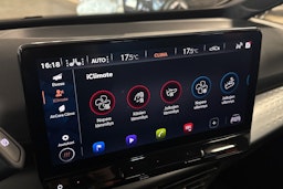 harmaa CUPRA Born 2023 kuva 17.