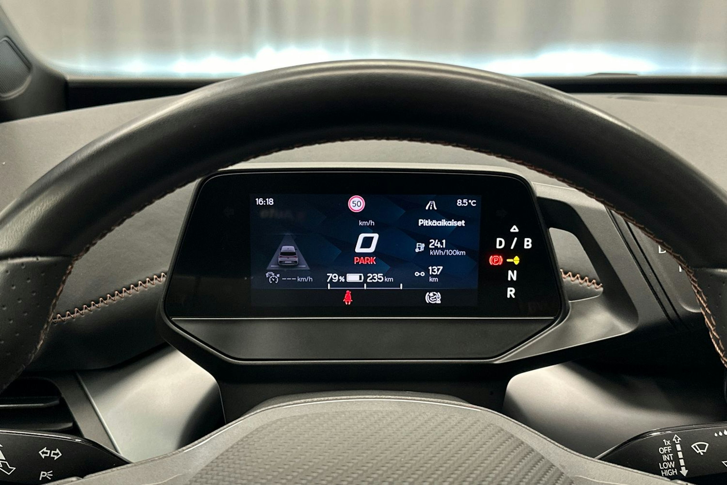 harmaa CUPRA Born 2023 kuva 28.