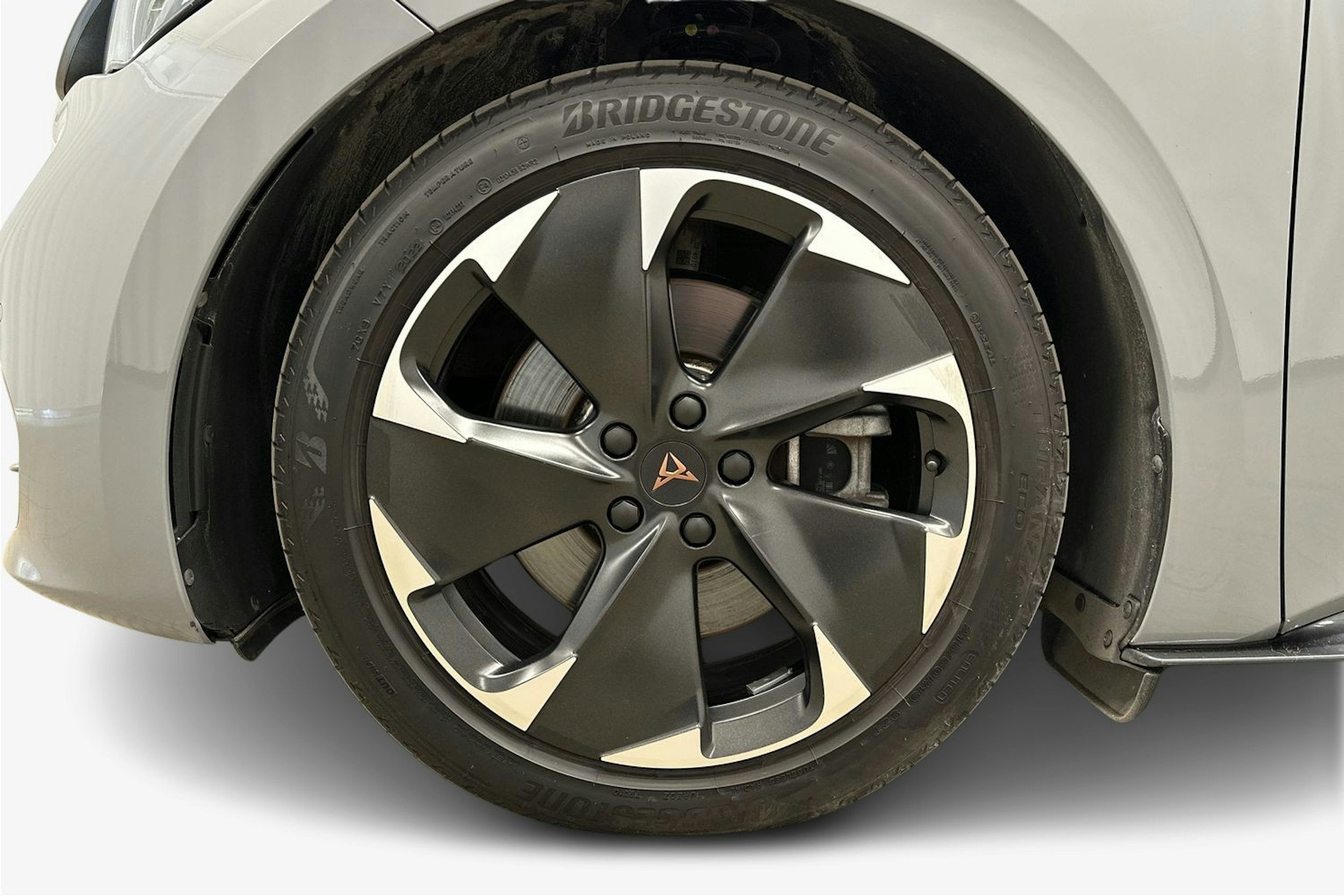 harmaa CUPRA Born 2023 kuva 11.