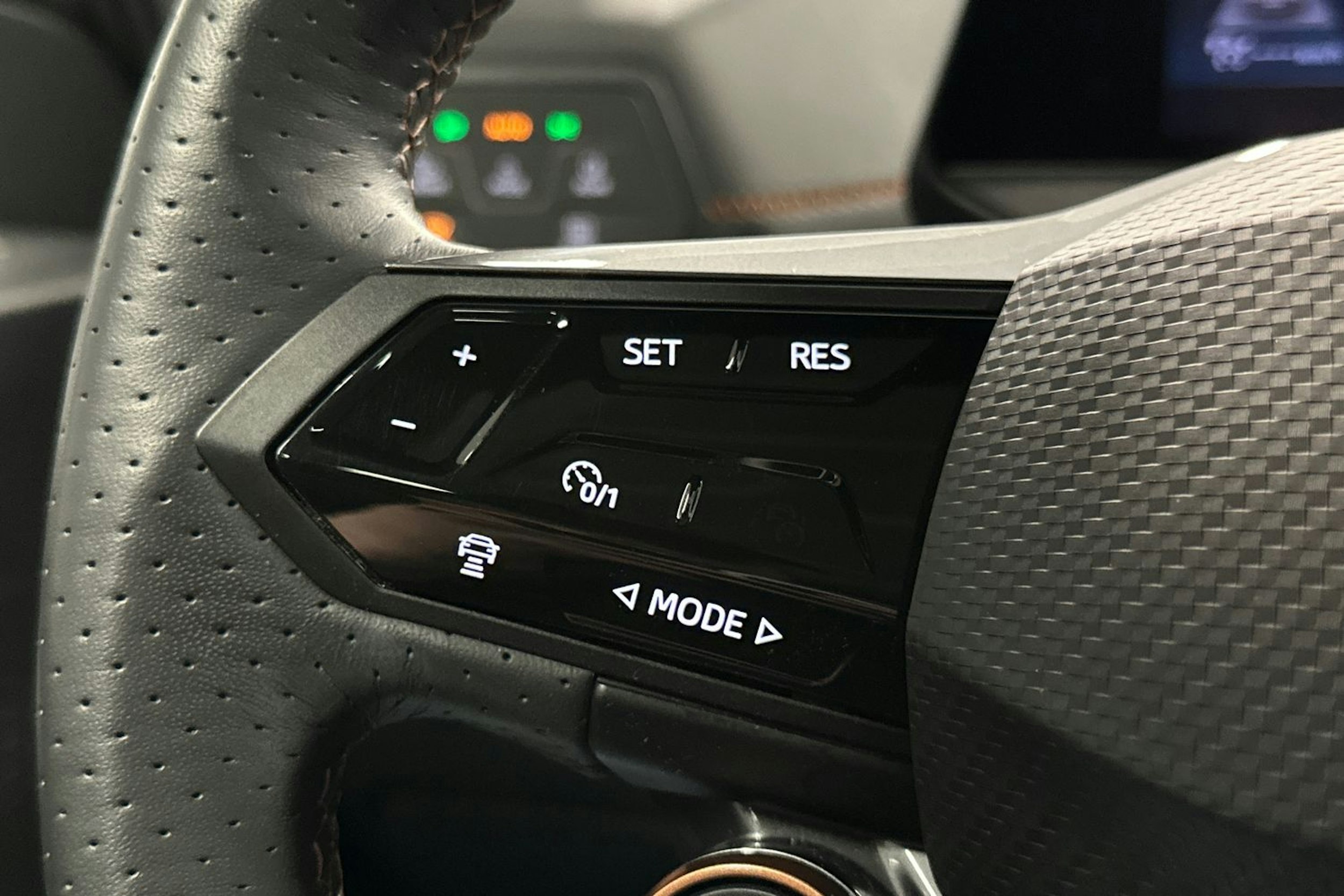 harmaa CUPRA Born 2023 kuva 17.