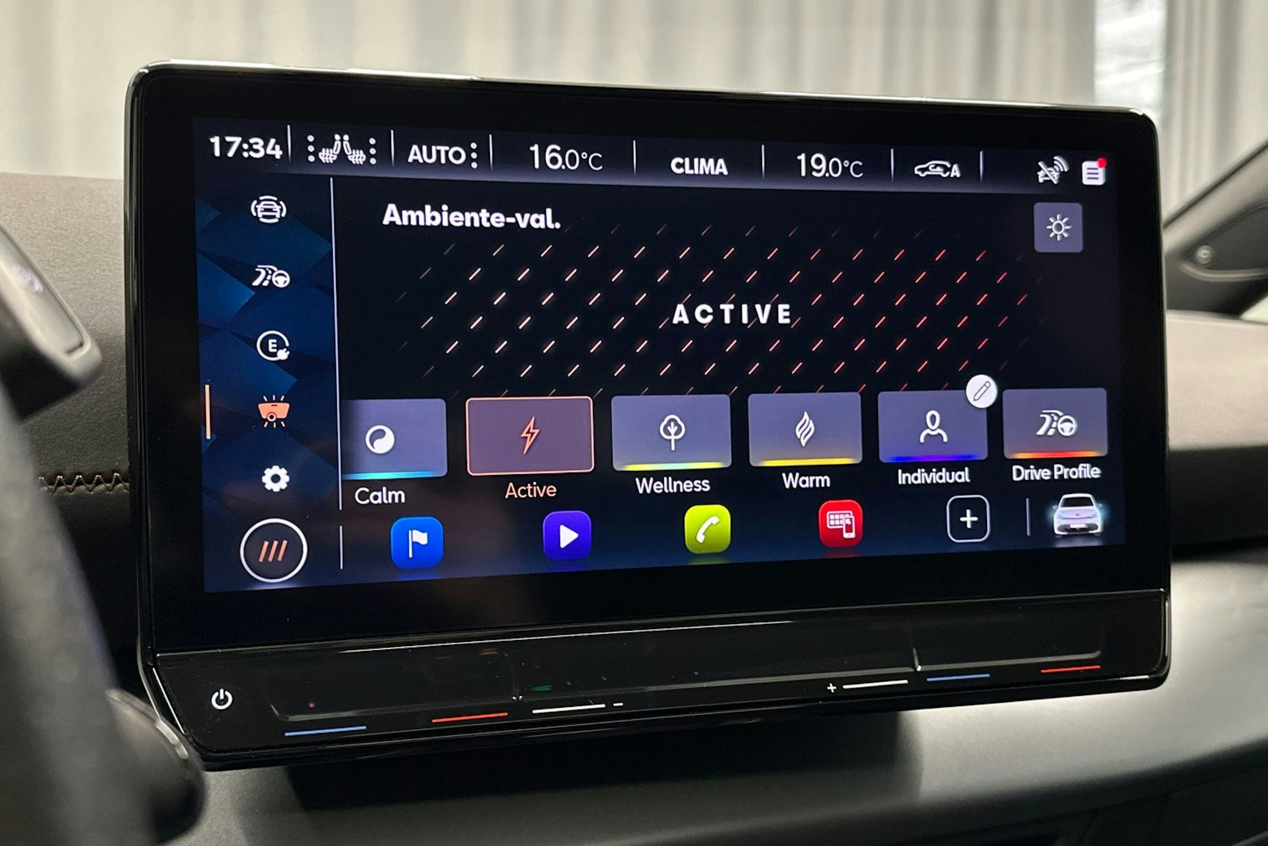 harmaa CUPRA Born 2023 kuva 22.