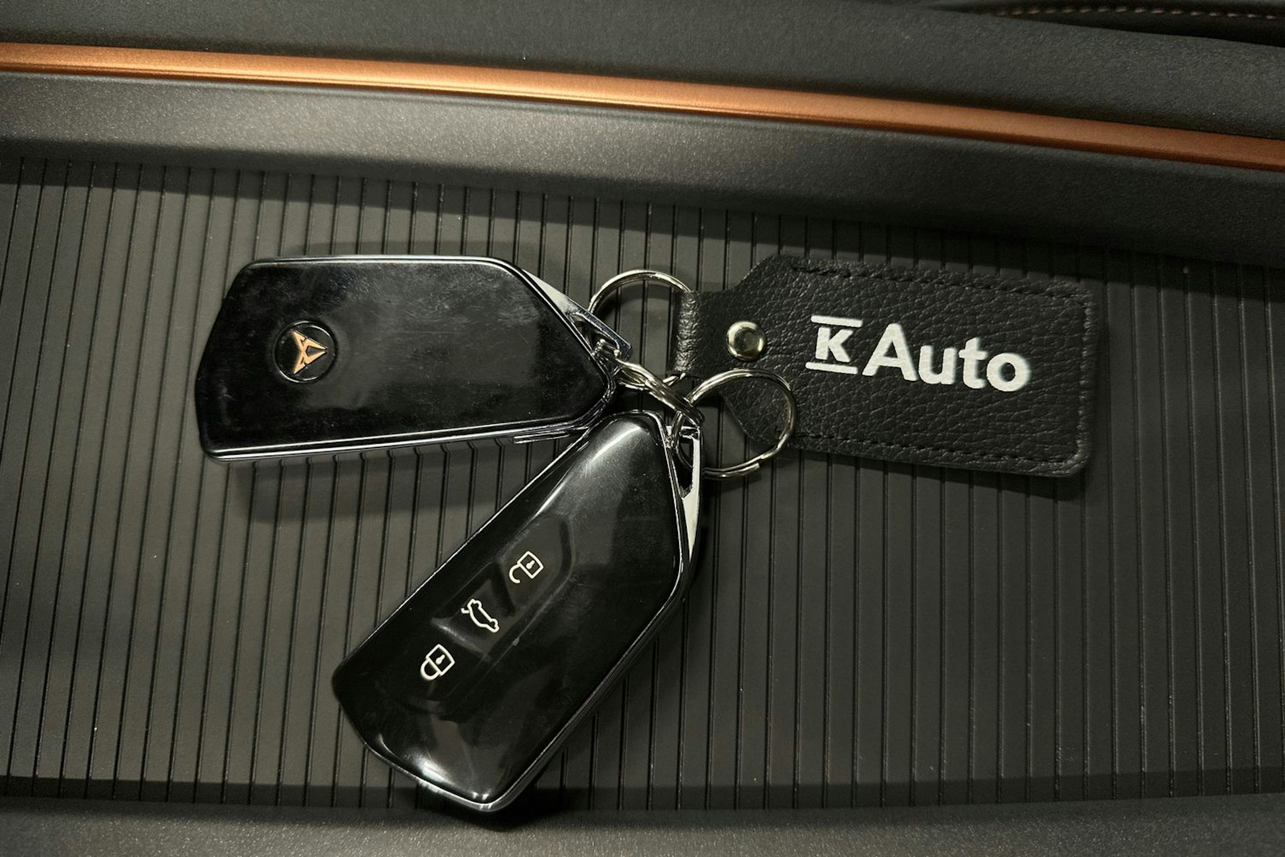 harmaa CUPRA Born 2023 kuva 30.