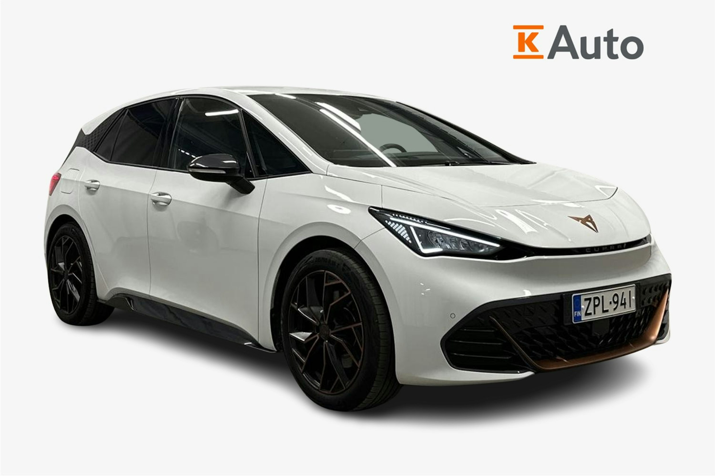 valkoinen CUPRA Born 2023 kuva 1.
