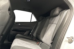 valkoinen CUPRA Born 2023 kuva 10.