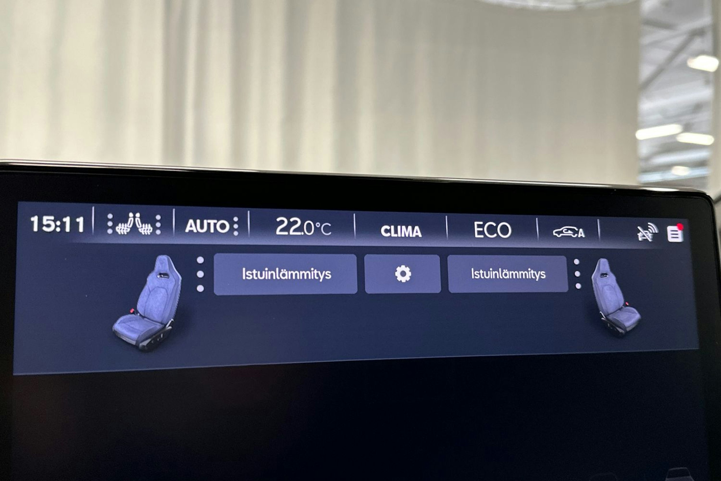 valkoinen CUPRA Born 2023 kuva 23.