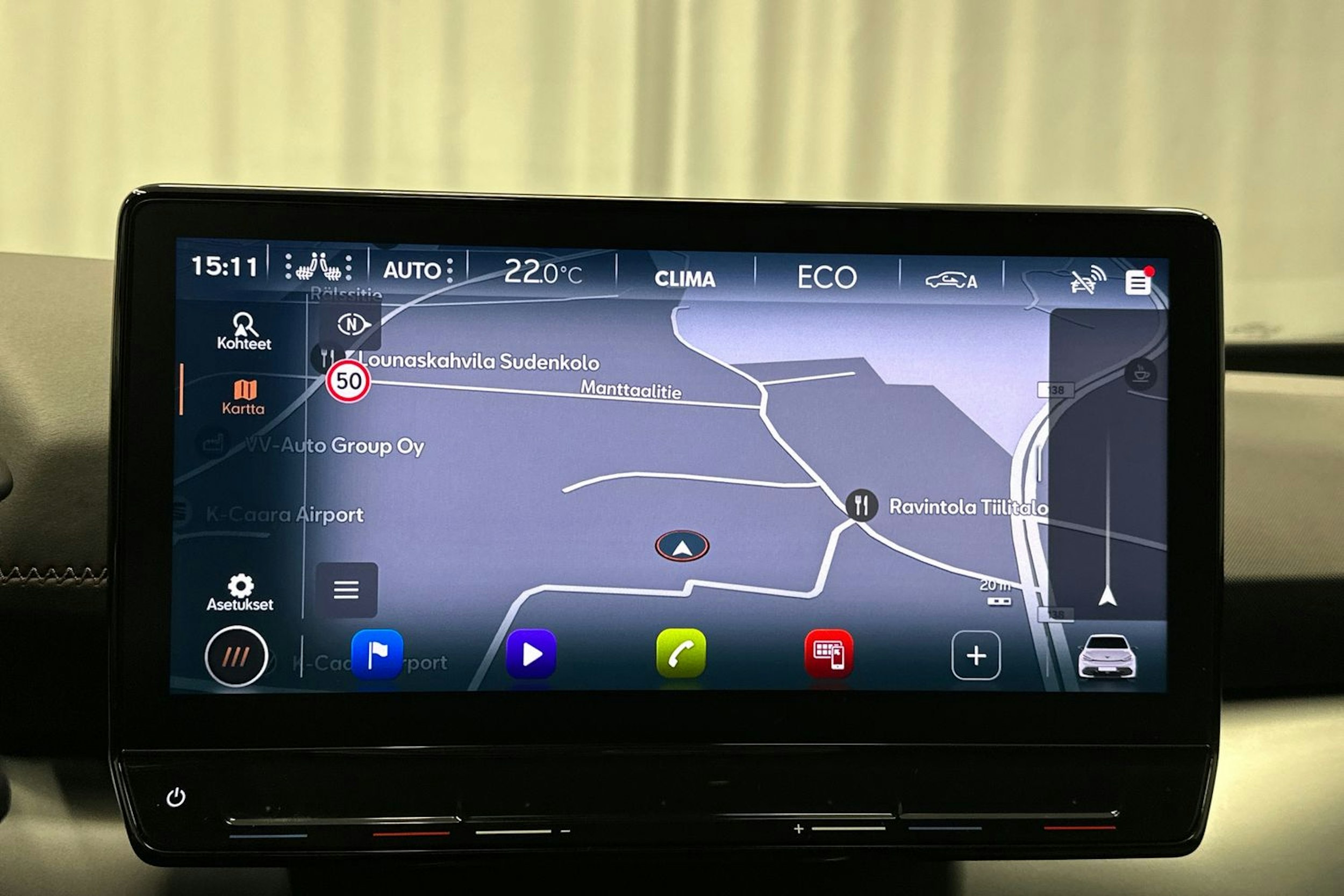 valkoinen CUPRA Born 2023 kuva 24.