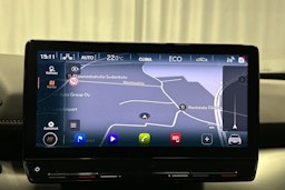valkoinen CUPRA Born 2023 kuva 24.
