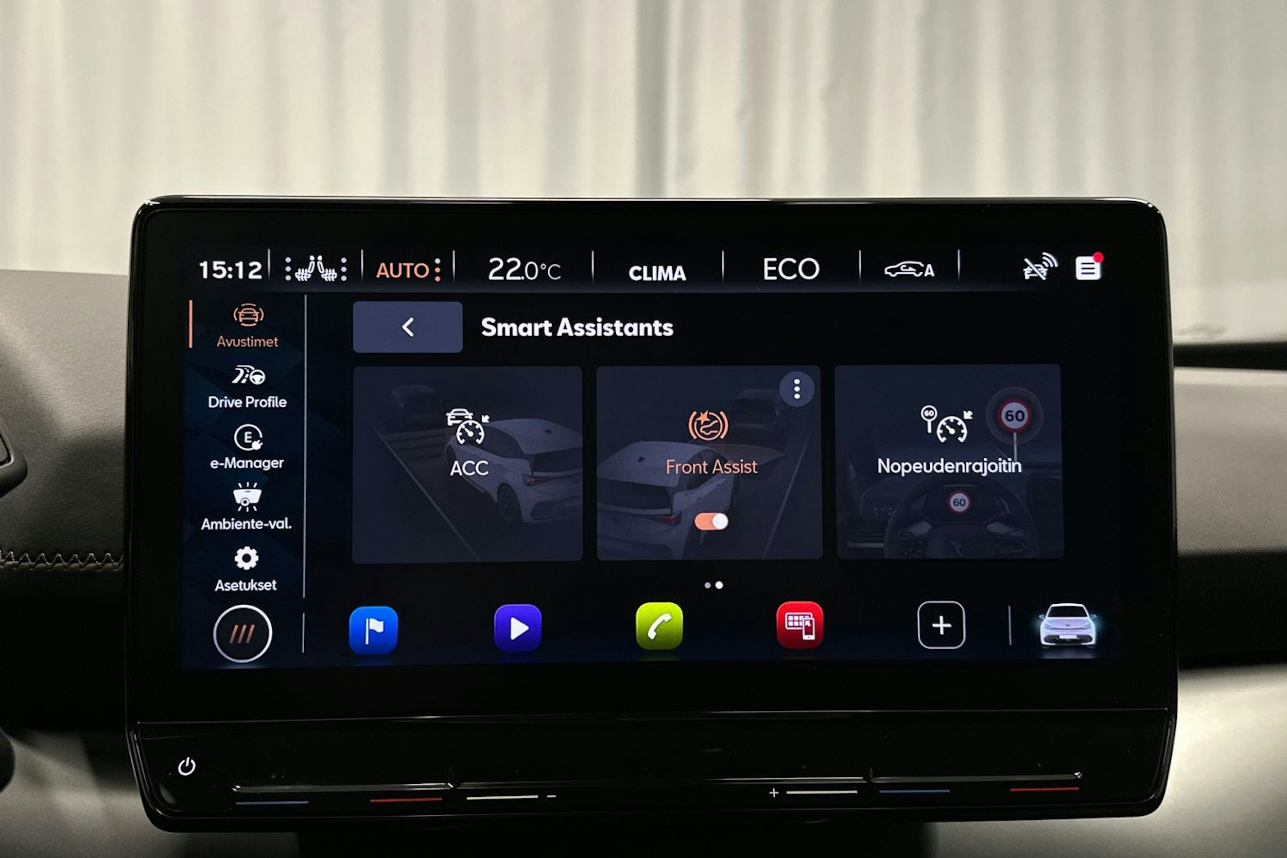 valkoinen CUPRA Born 2023 kuva 29.