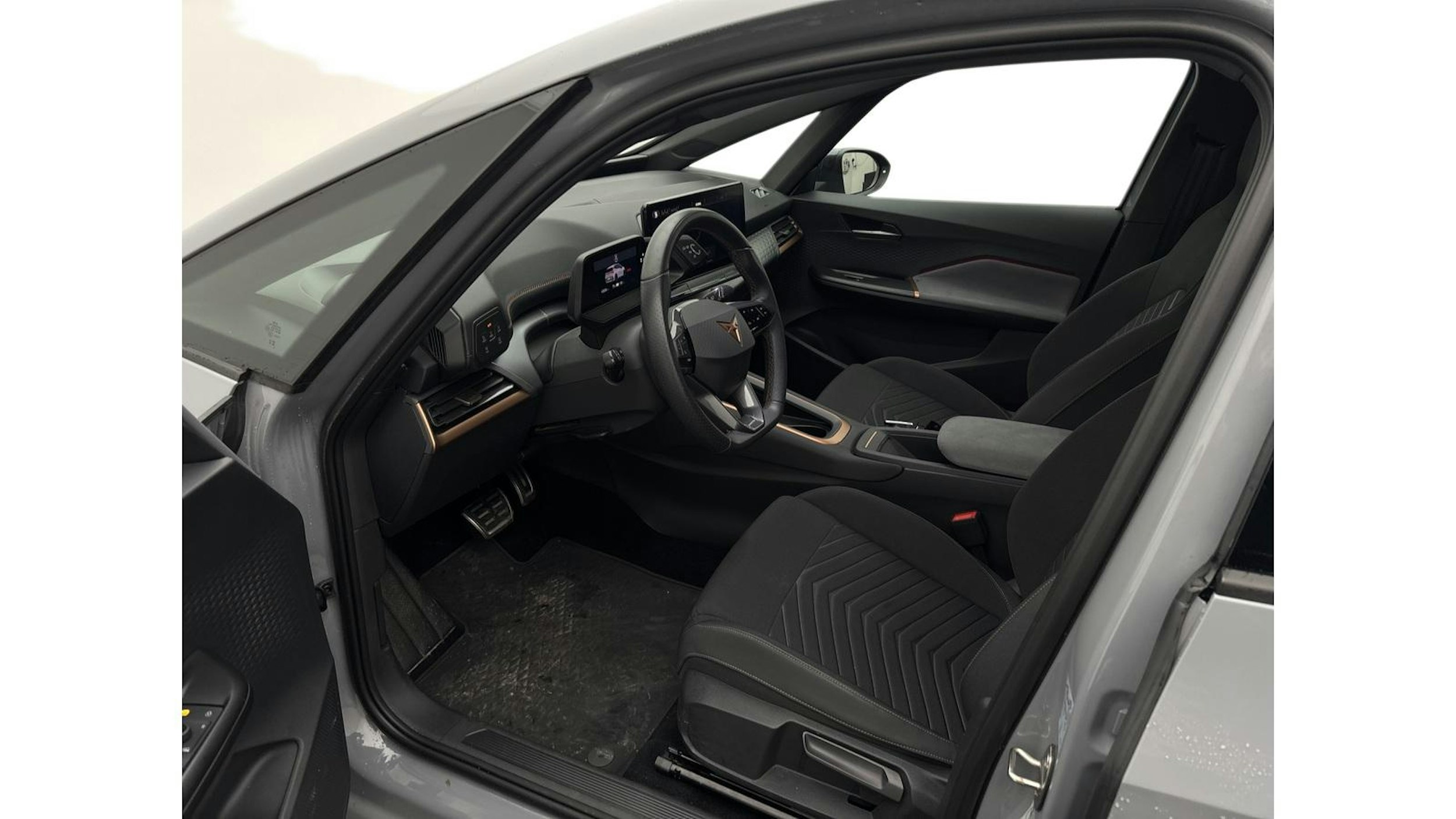 harmaa CUPRA Born 2024 kuva 4.