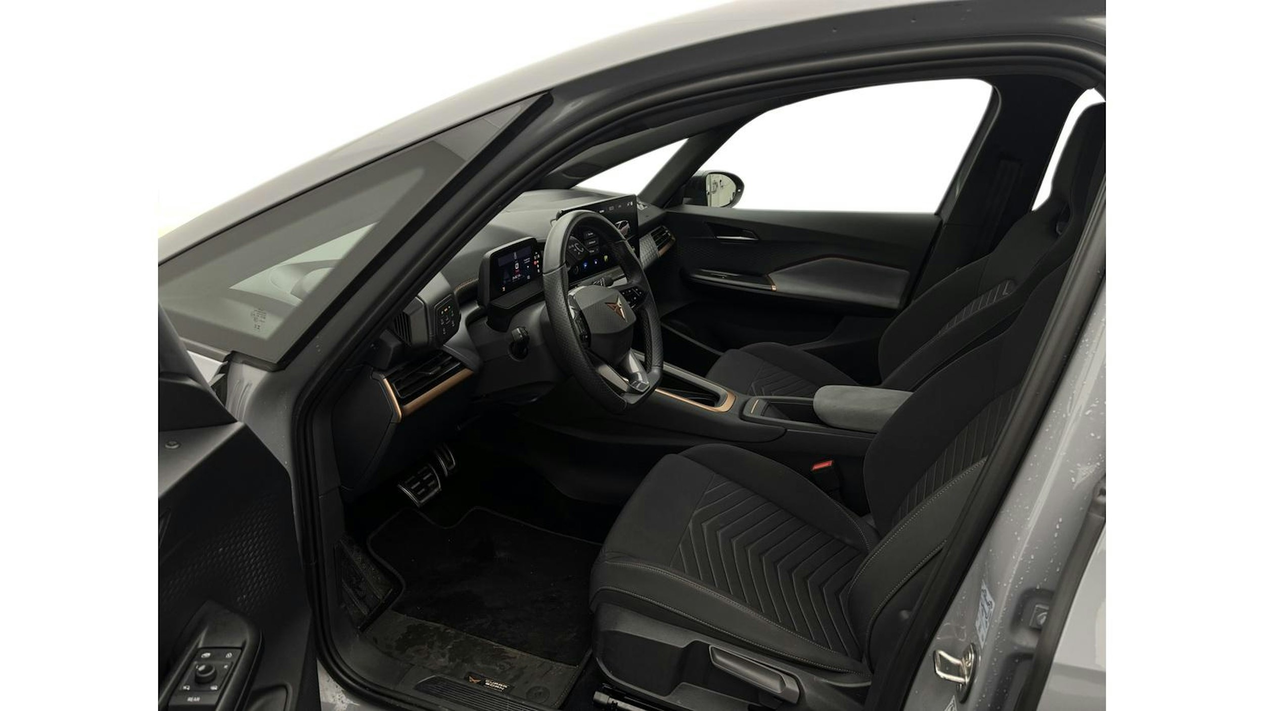 harmaa CUPRA Born 2024 kuva 4.