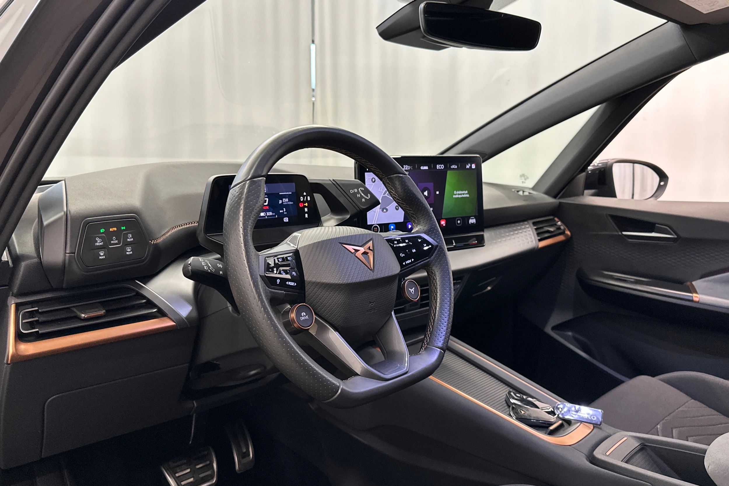 Harmaa CUPRA BORN 2024 kuva 10.