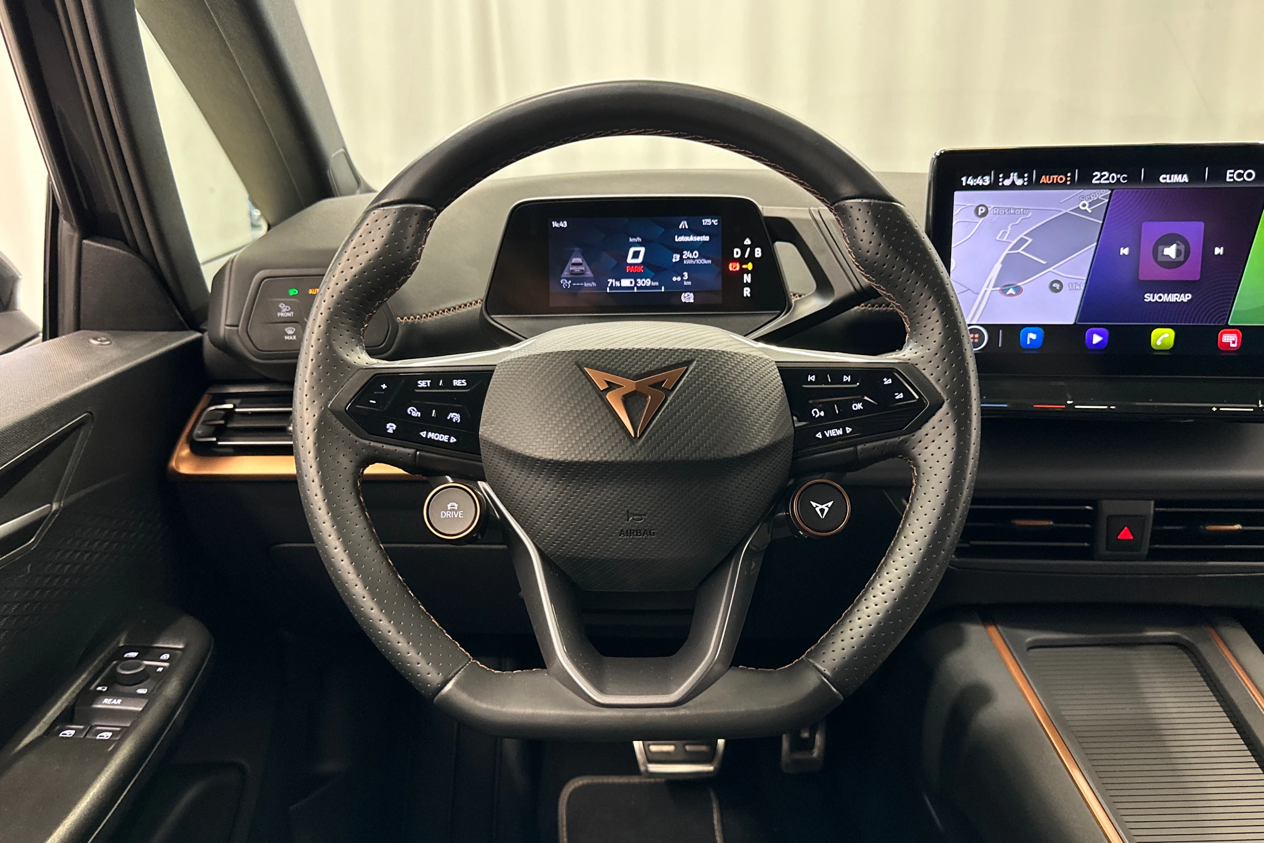 Harmaa CUPRA BORN 2024 kuva 12.