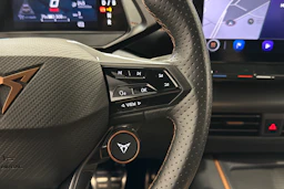 Harmaa CUPRA BORN 2024 kuva 14.