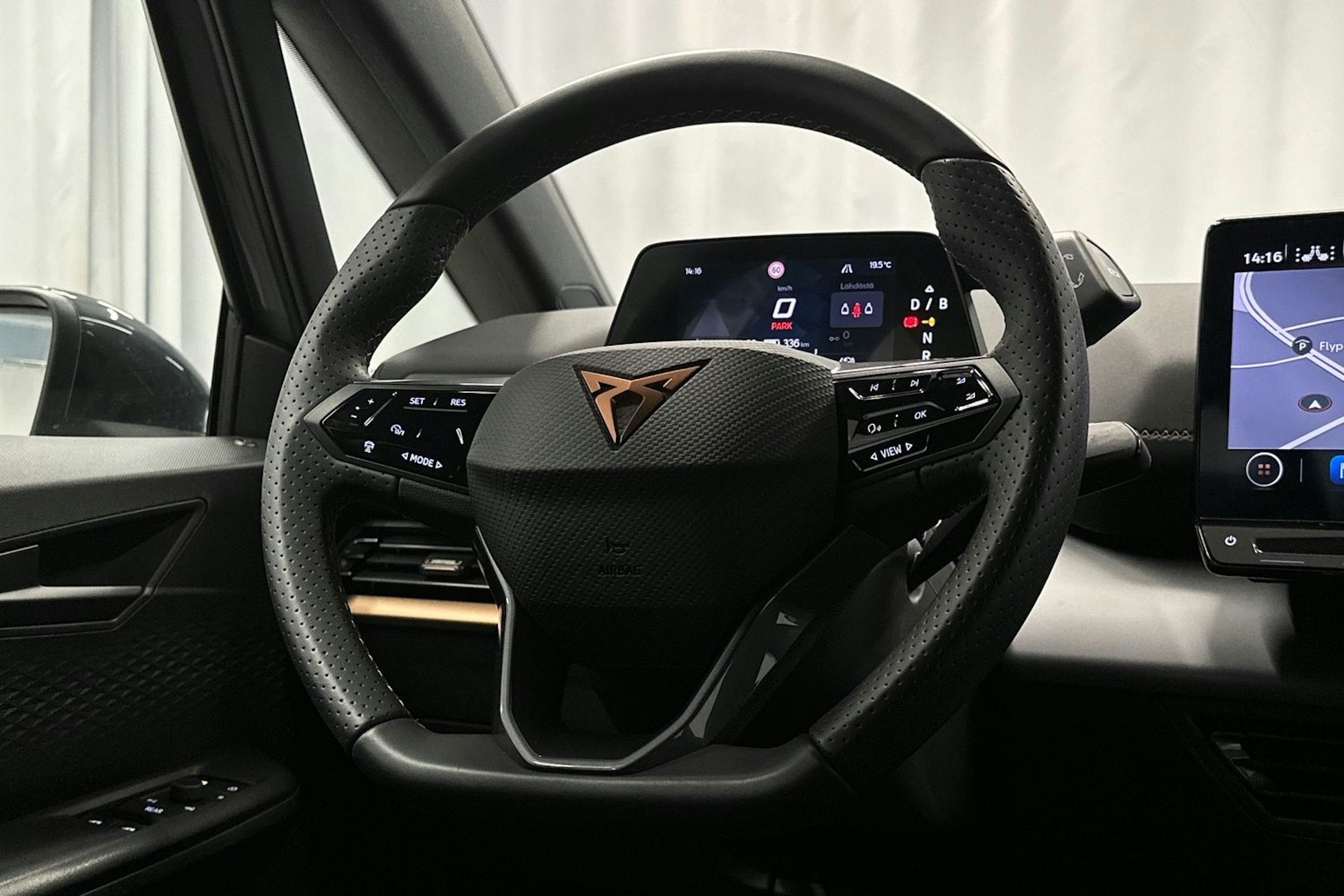 harmaa CUPRA Born 2024 kuva 12.