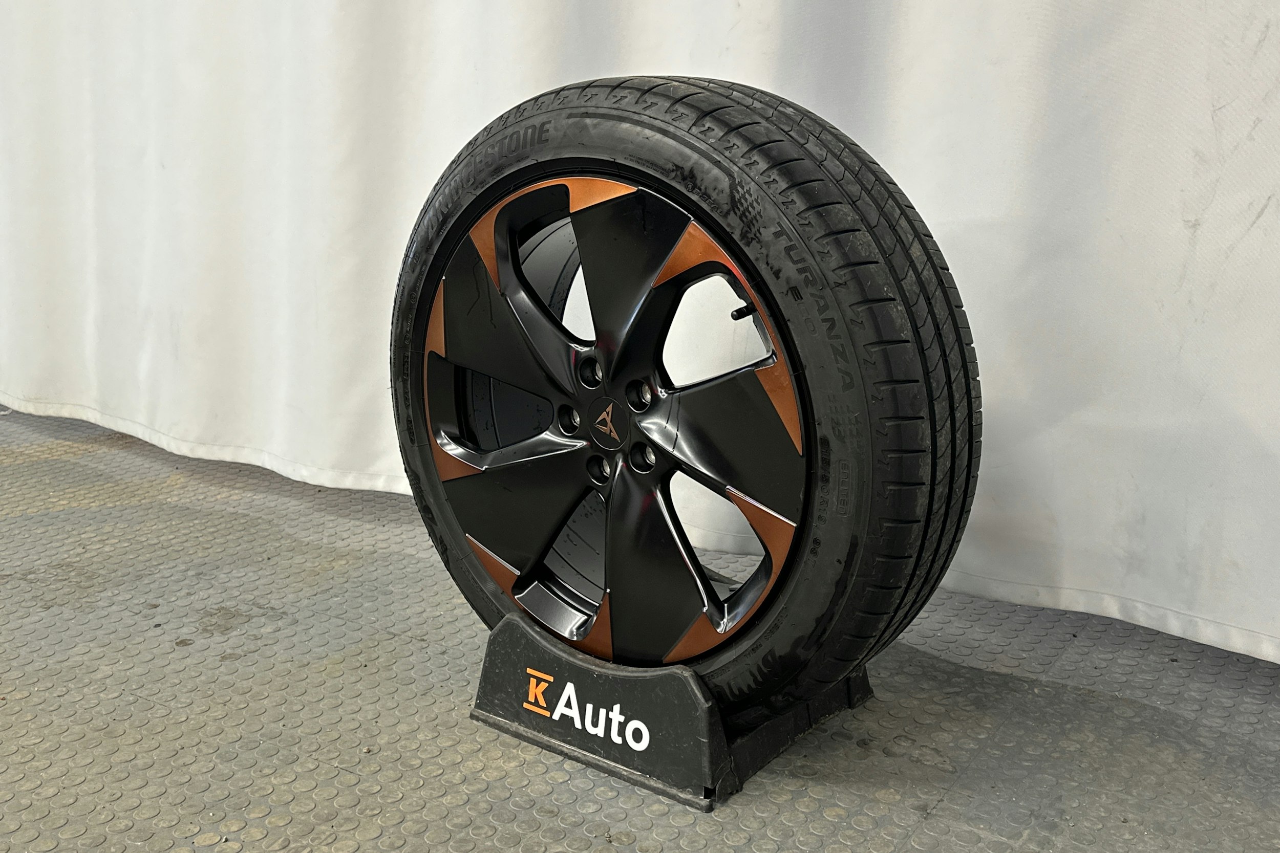 sininen CUPRA Born 2024 kuva 13.