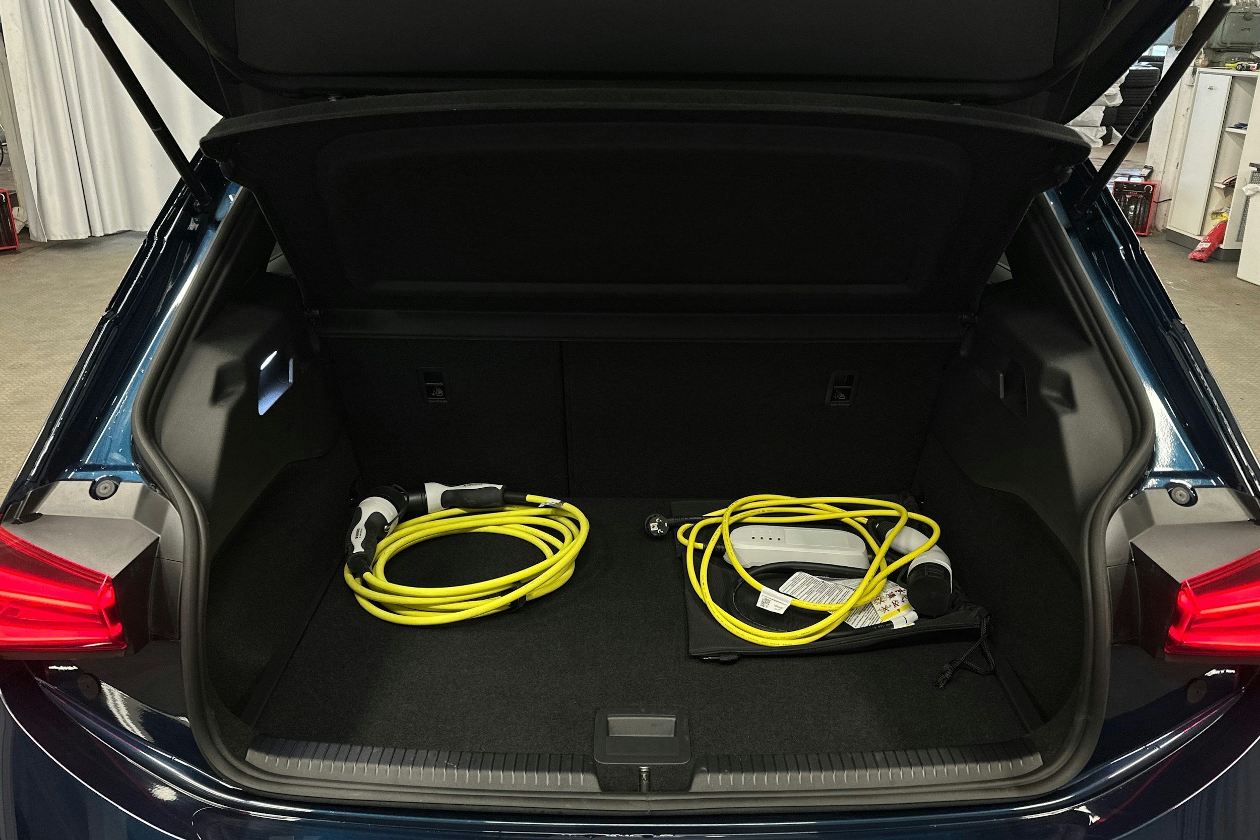 sininen CUPRA Born 2024 kuva 14.