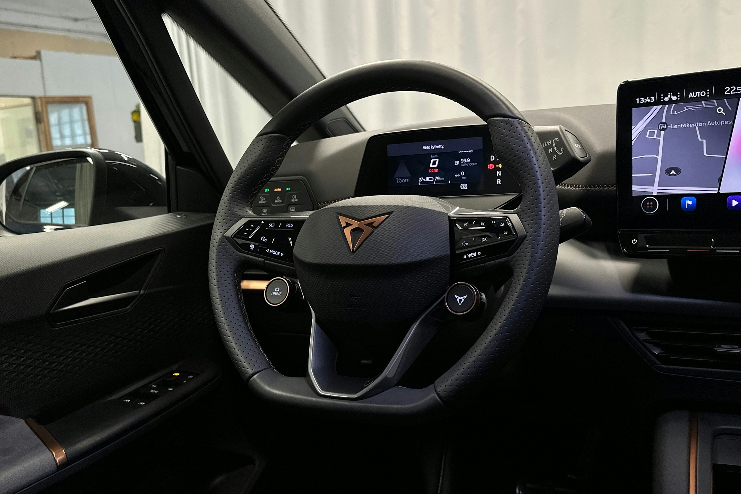 sininen CUPRA Born 2024 kuva 16.