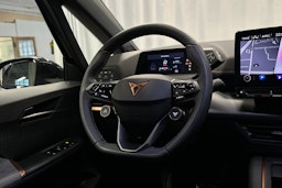 sininen CUPRA Born 2024 kuva 16.