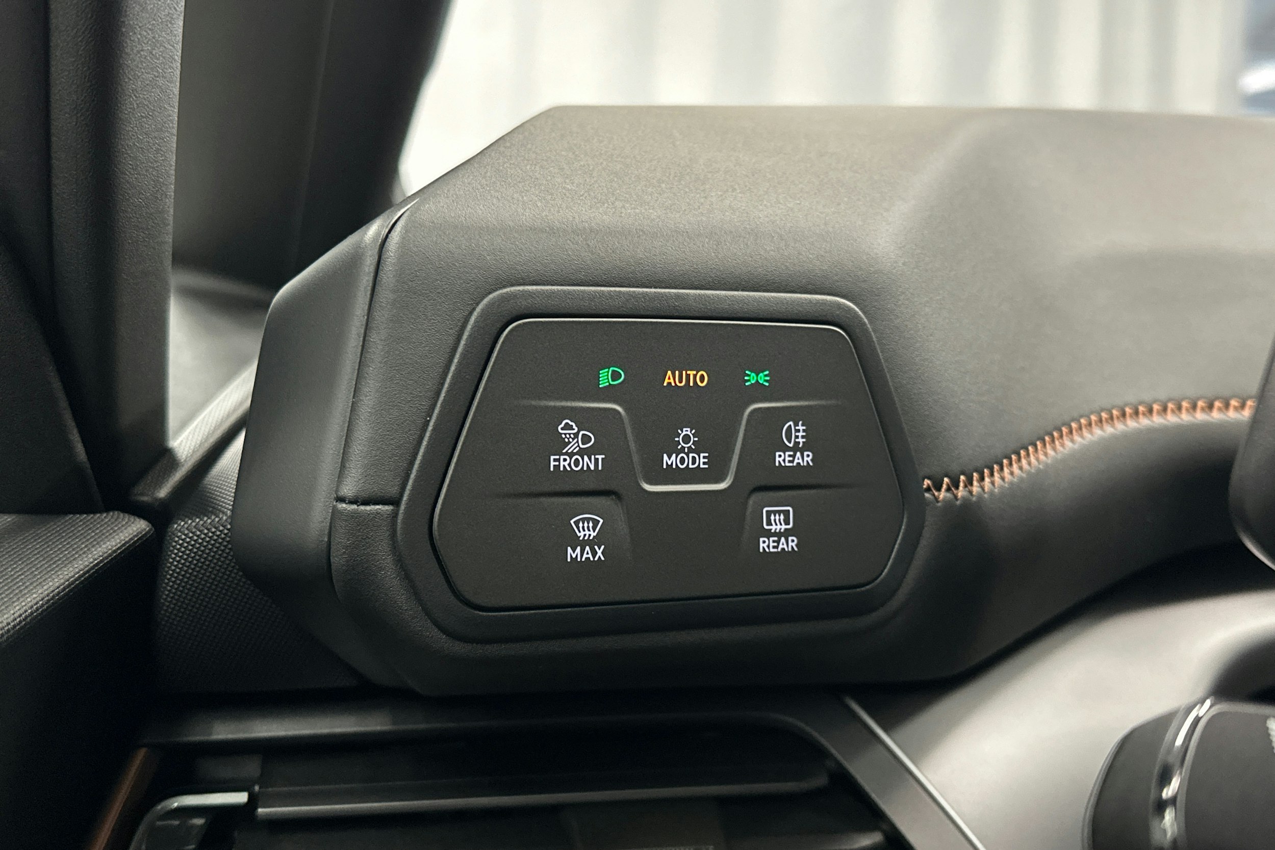 sininen CUPRA Born 2024 kuva 19.