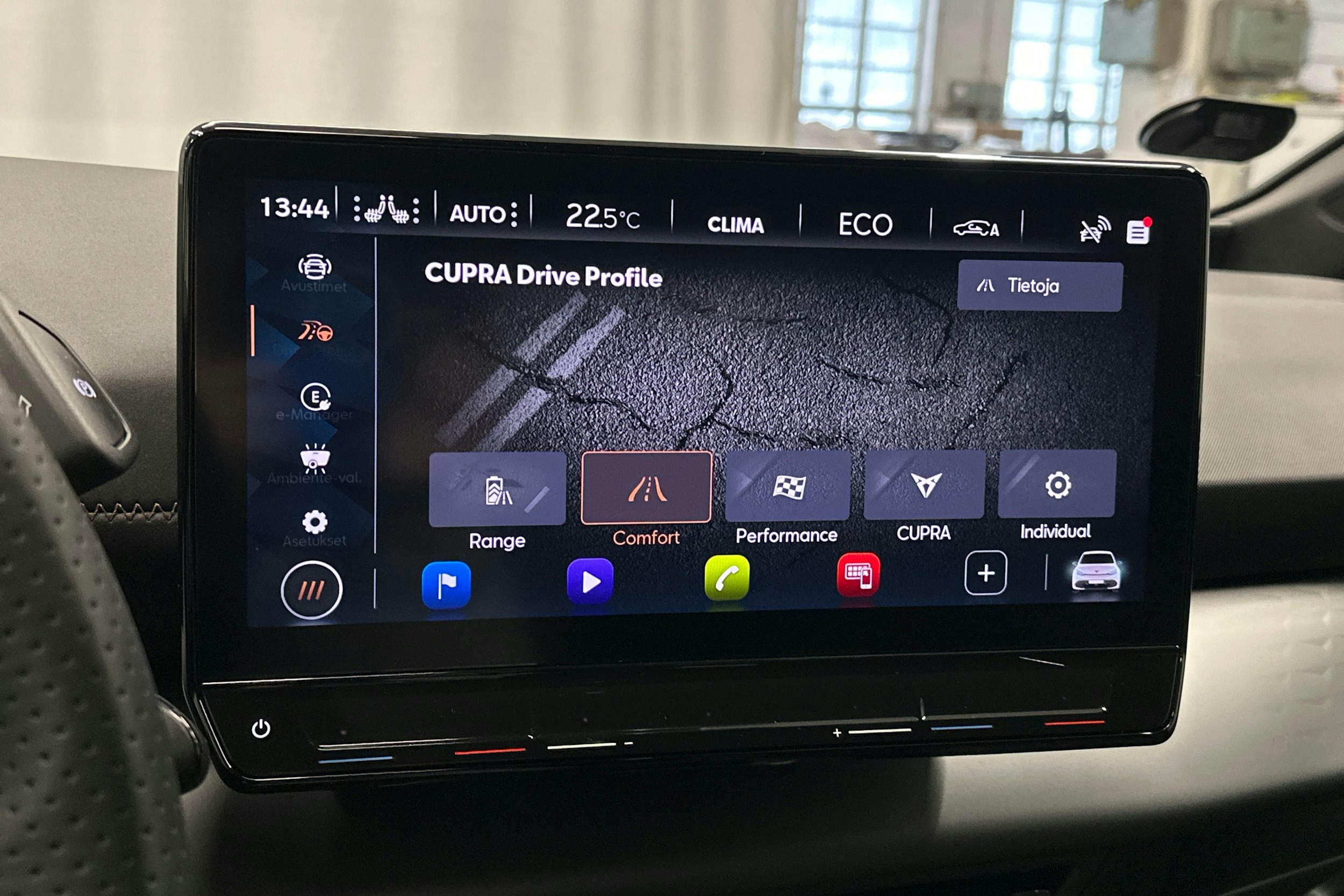 sininen CUPRA Born 2024 kuva 25.