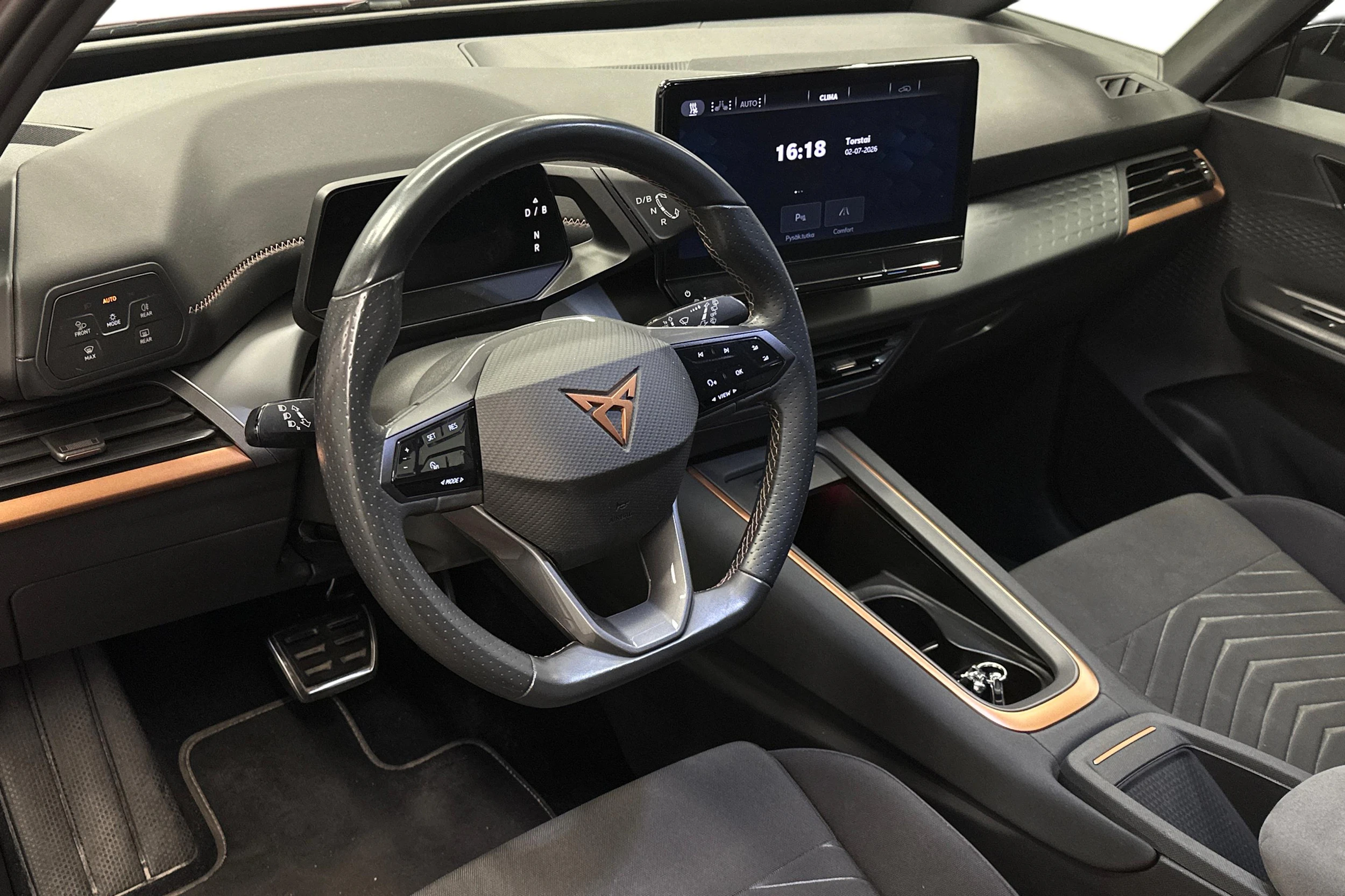 punainen CUPRA Born 2024 kuva 6.