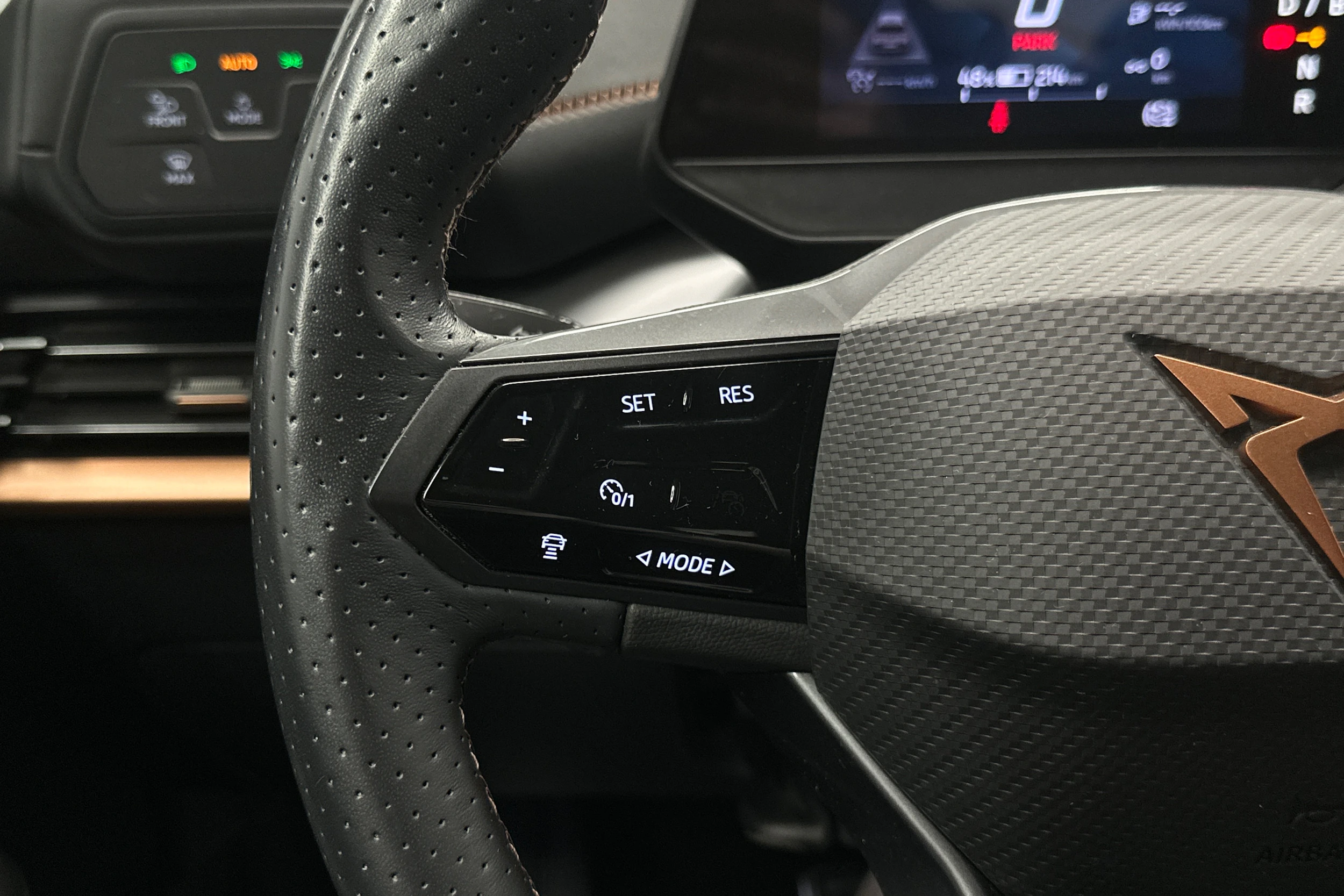 punainen CUPRA Born 2024 kuva 11.