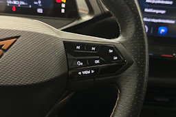punainen CUPRA Born 2024 kuva 12.