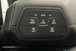 punainen CUPRA Born 2024 kuva 15.