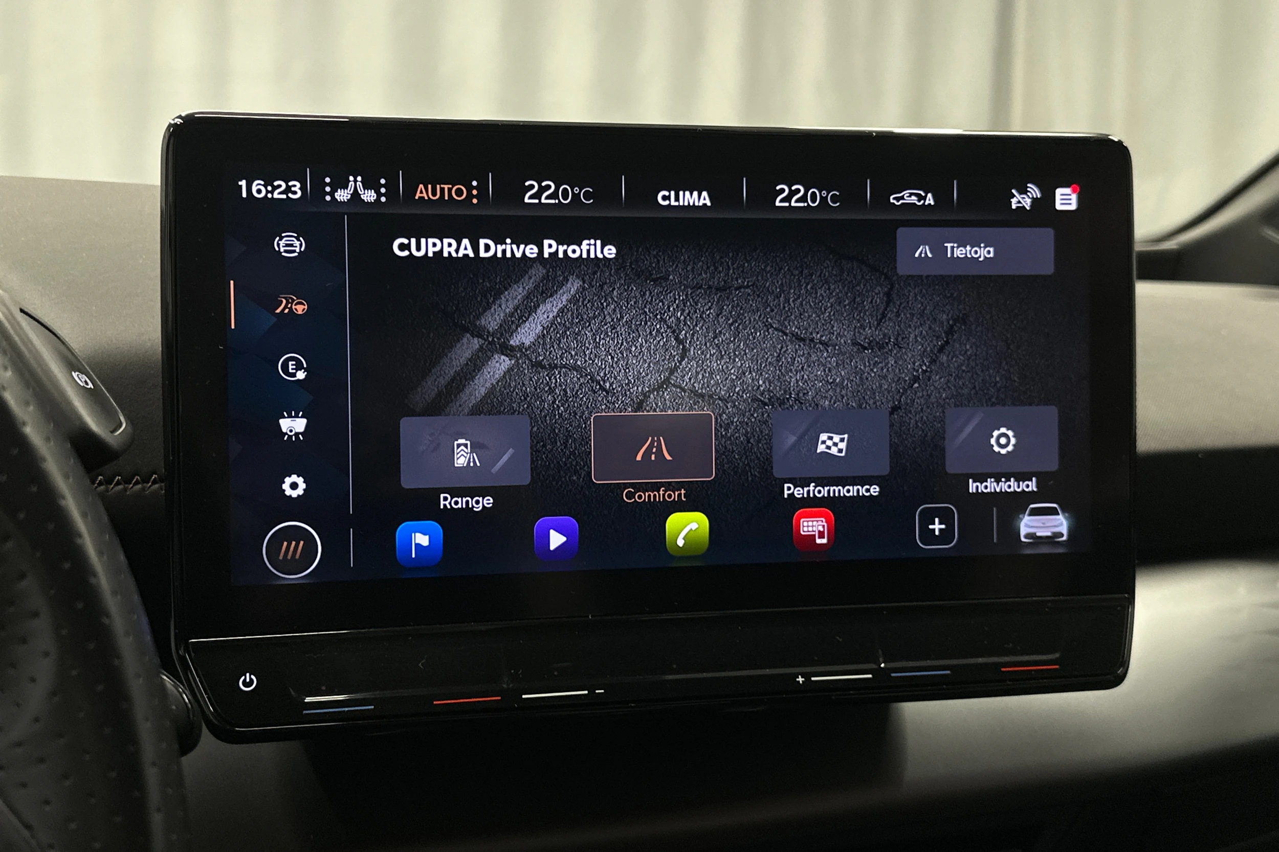 punainen CUPRA Born 2024 kuva 24.