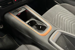 punainen CUPRA Born 2024 kuva 31.