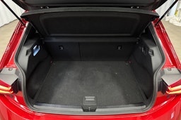 punainen CUPRA Born 2024 kuva 11.