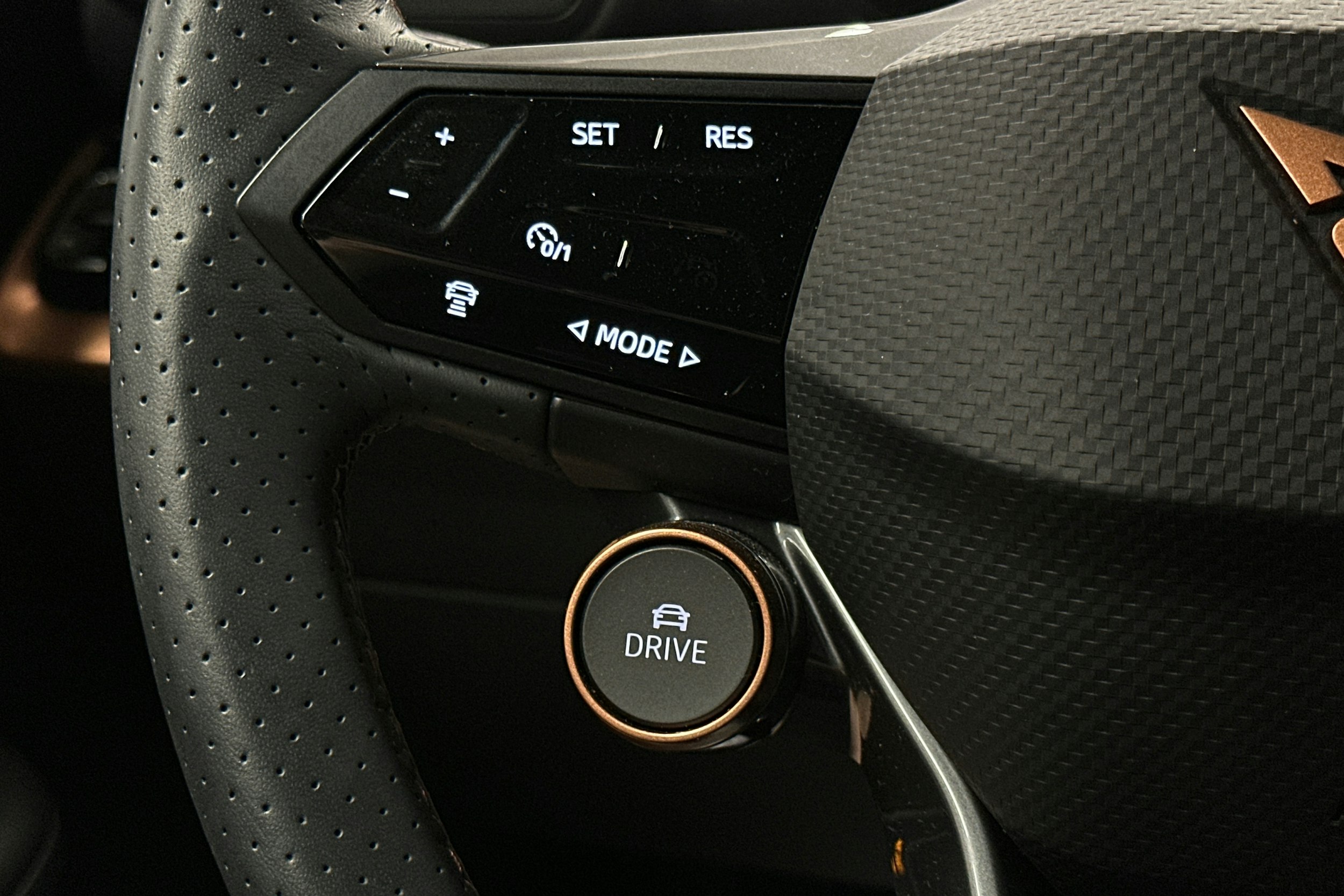 punainen CUPRA Born 2024 kuva 14.