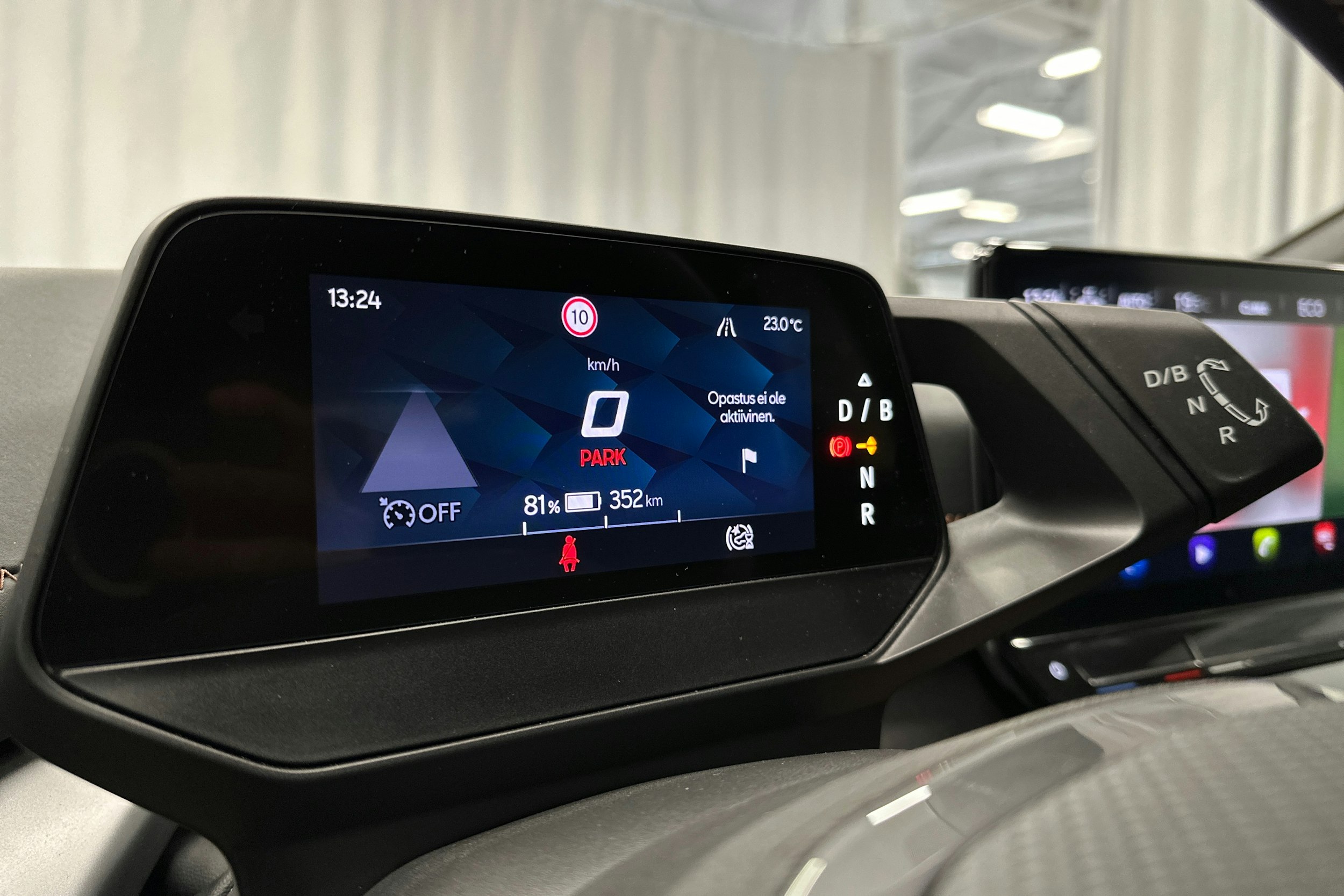 punainen CUPRA Born 2024 kuva 16.