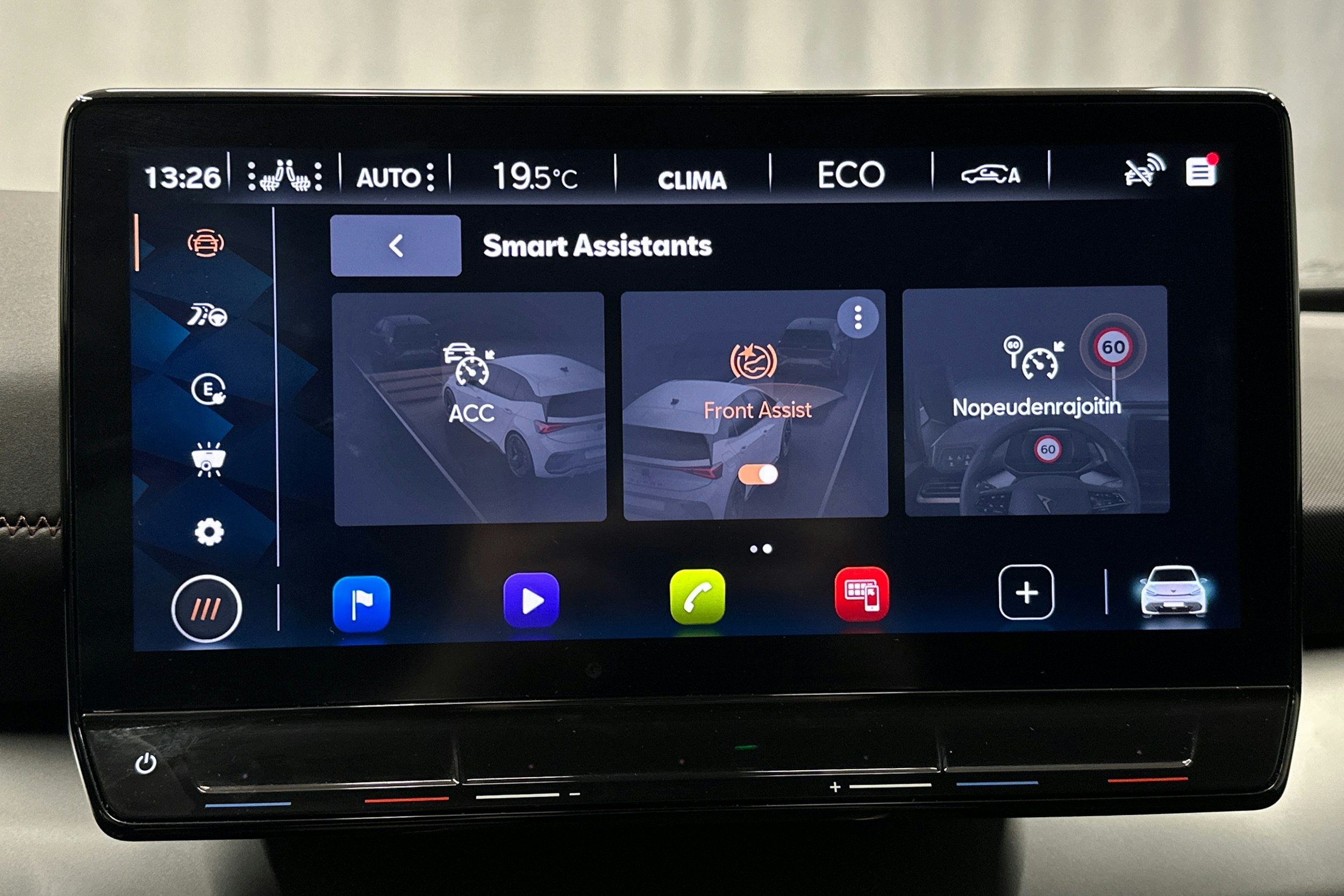 punainen CUPRA Born 2024 kuva 23.