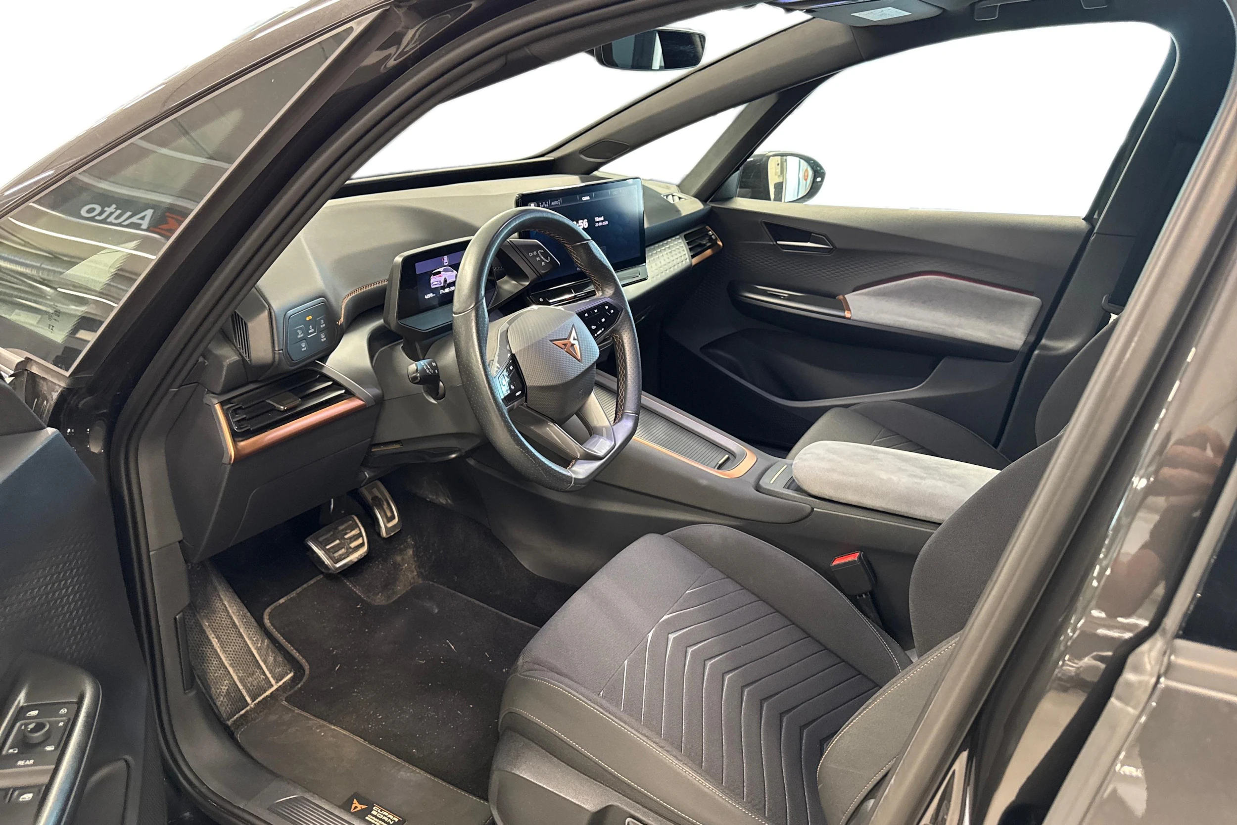 harmaa CUPRA Born 2024 kuva 3.