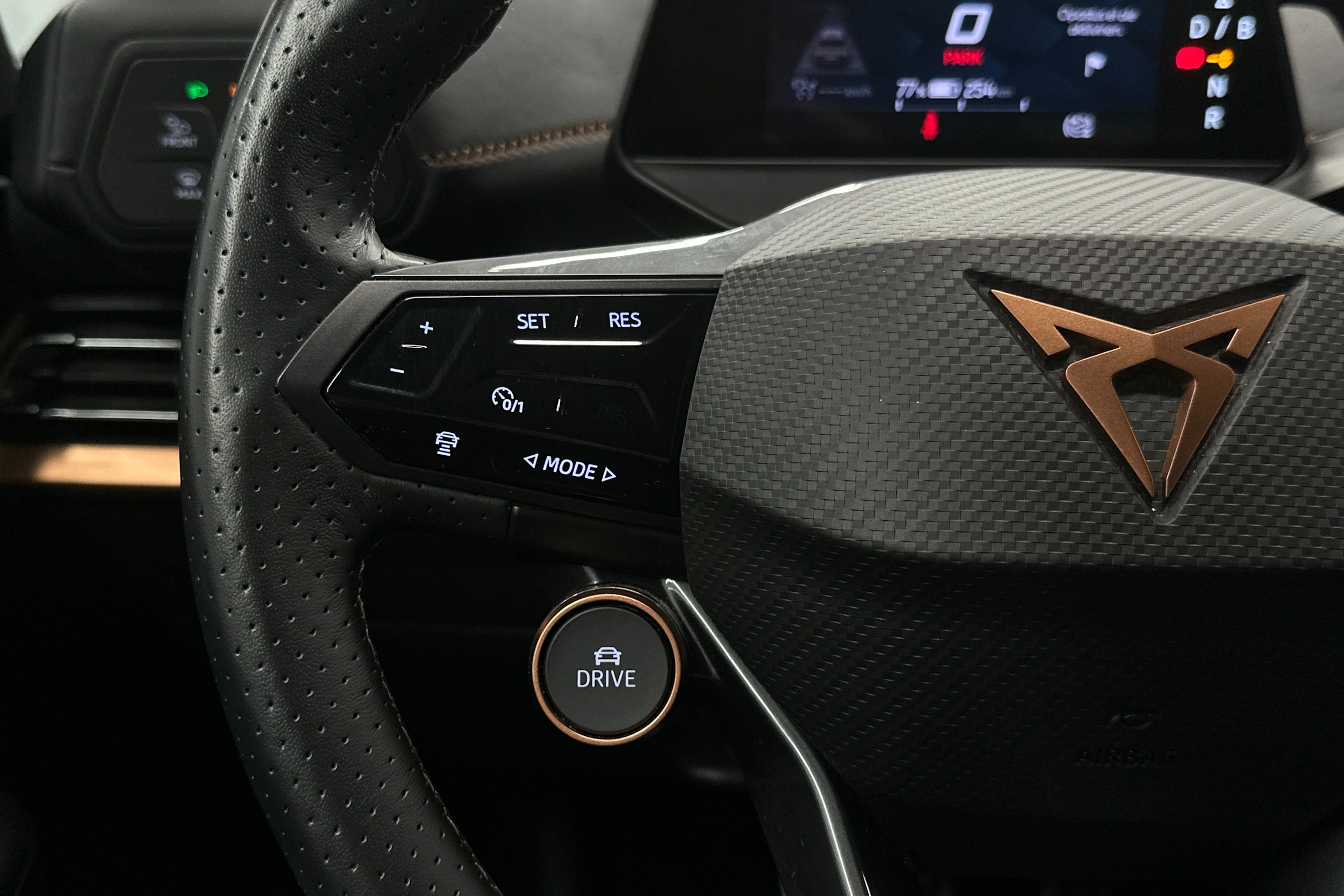 harmaa CUPRA Born 2024 kuva 11.